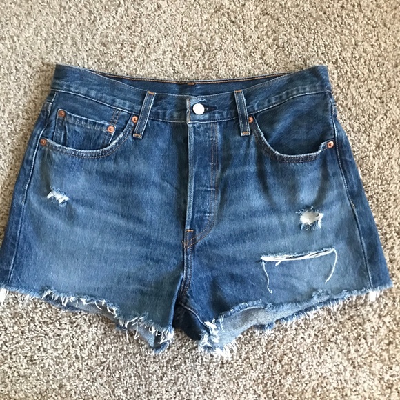 Levi 501 Women's Shorts - Size 28